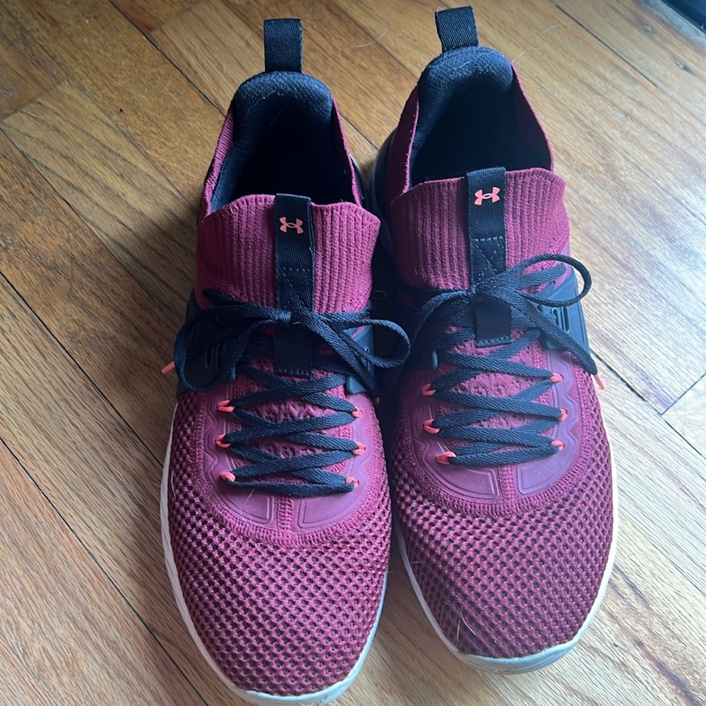 Men’s Under Armour The Rock Sneakers Size 13, Maroon